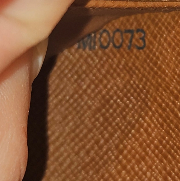 Authentic Louis Vuitton Compact Zippy Wallet - Picture 12 of 12